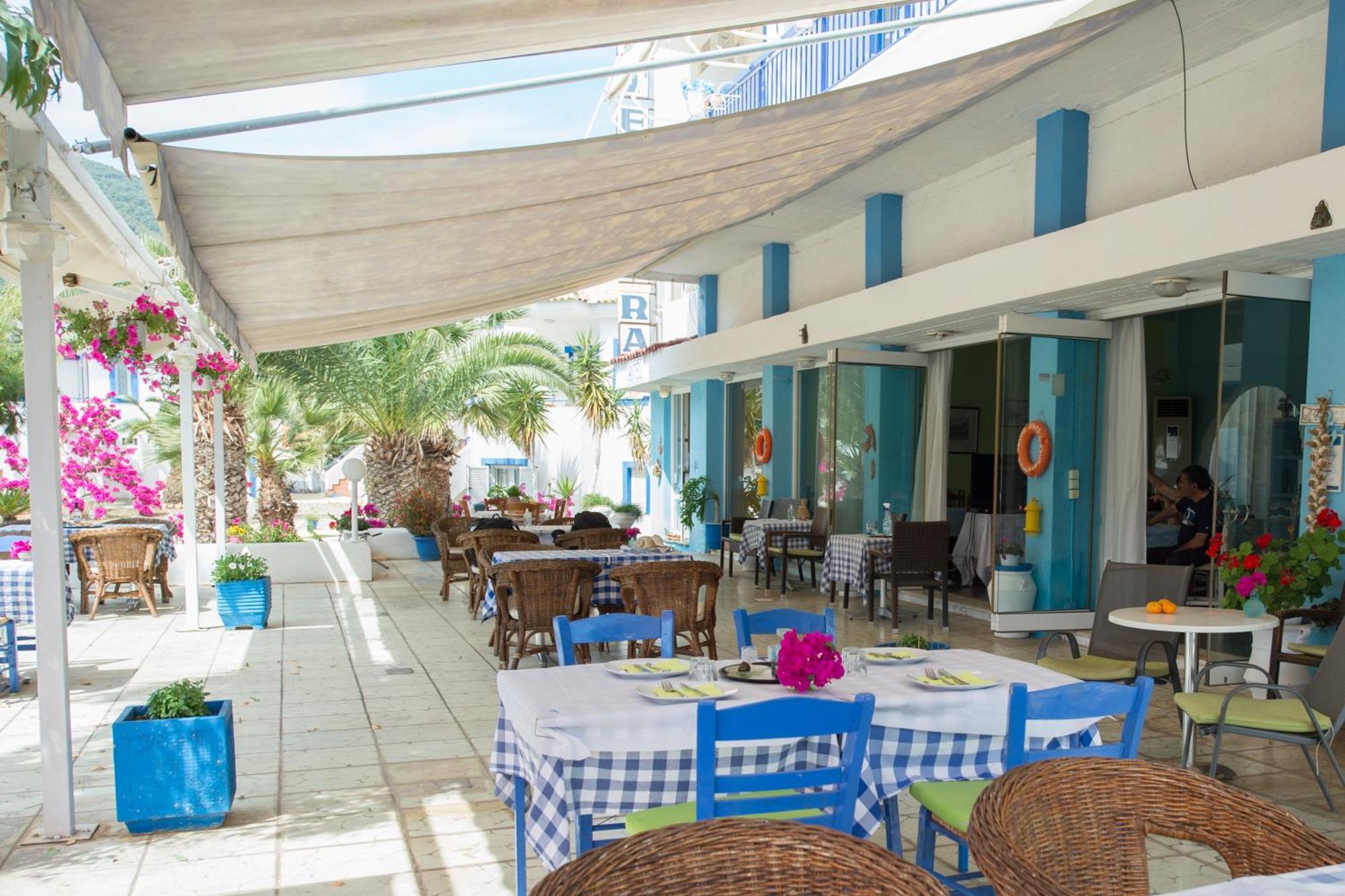 Hotel Avra Неа Епидаврос Екстериор снимка