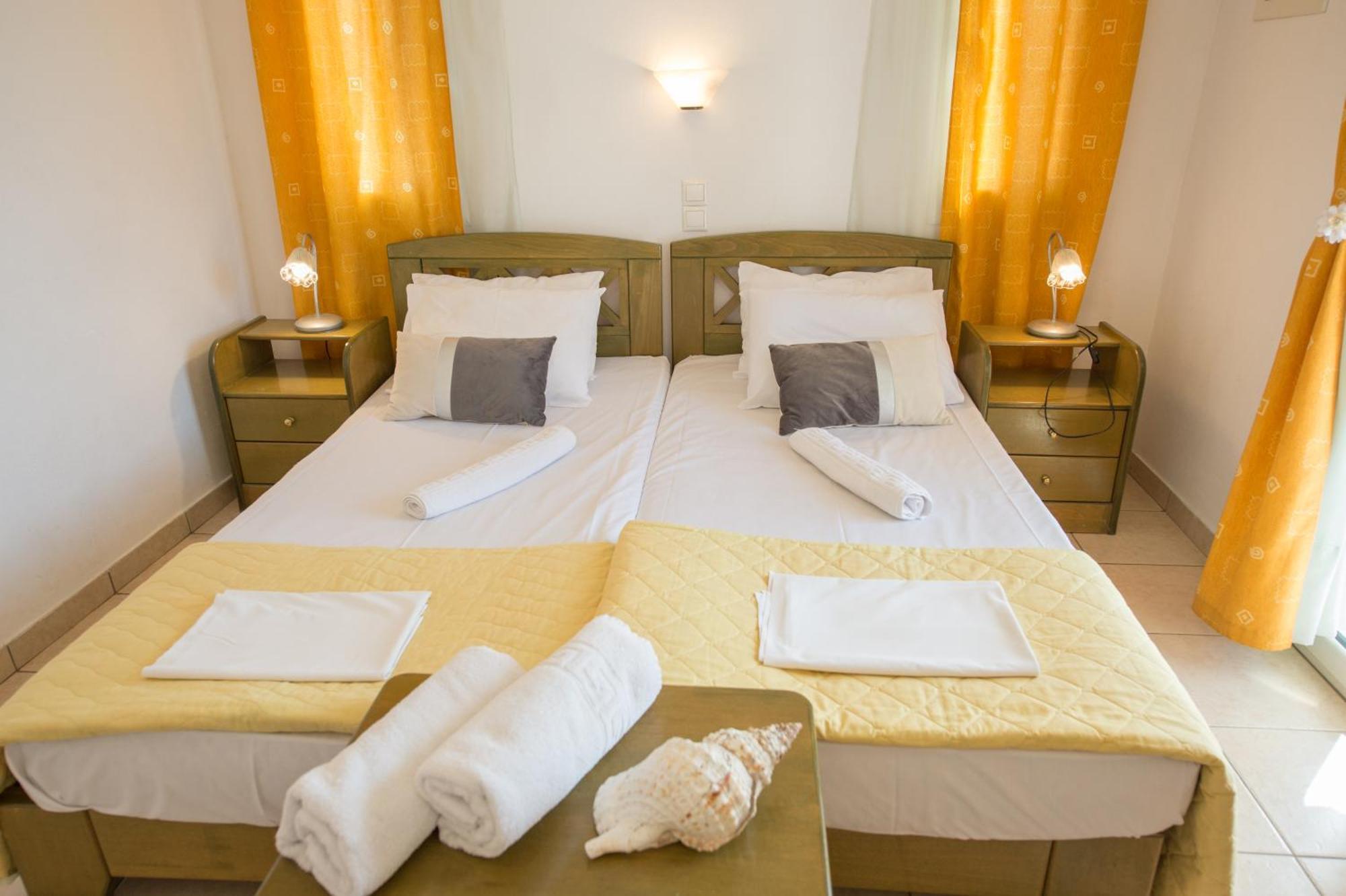 Hotel Avra Неа Епидаврос Екстериор снимка